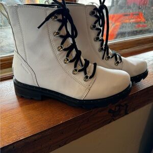 Sorel lennox combat boot